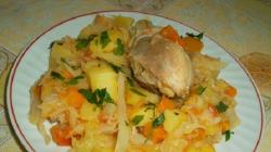 Капуста тушеная с курицей и картошкой рецепт Свежая тушеная капуста с картошкой и курицей