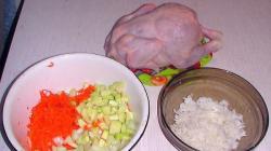 Курица, начиненная рисом: запекаем в духовке птицу с хрустящей корочкой