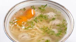 Угра-ош — суп с домашней лапшой