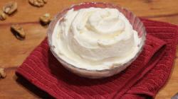How to make cream from sour cream with sugar - step-by-step recipes with photos Sour cream butter cream recipe