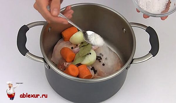 How to make homemade noodle soup.  General rules of preparation.  Russian cuisine dish - soup in pots