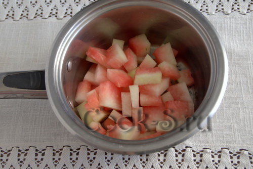 Watermelon peel jam in a slow cooker.  How to make watermelon rind jam