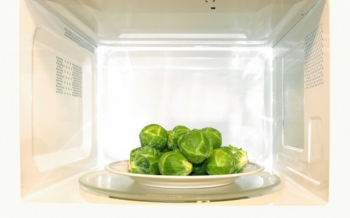 What is the best way to cook Brussels sprouts in a slow cooker?  Brussels sprouts dishes.