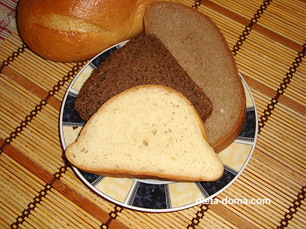 1 кусочек хлеба грамм. 100 Грамм хлеба. Вес ломтика хлеба. Ломтик Дарницкого хлеба. Хлеб Дарницкий кусочек.