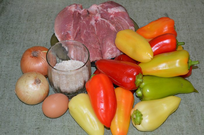 Перец, фаршированный мясом и рисом — пошаговый рецепт в духовке