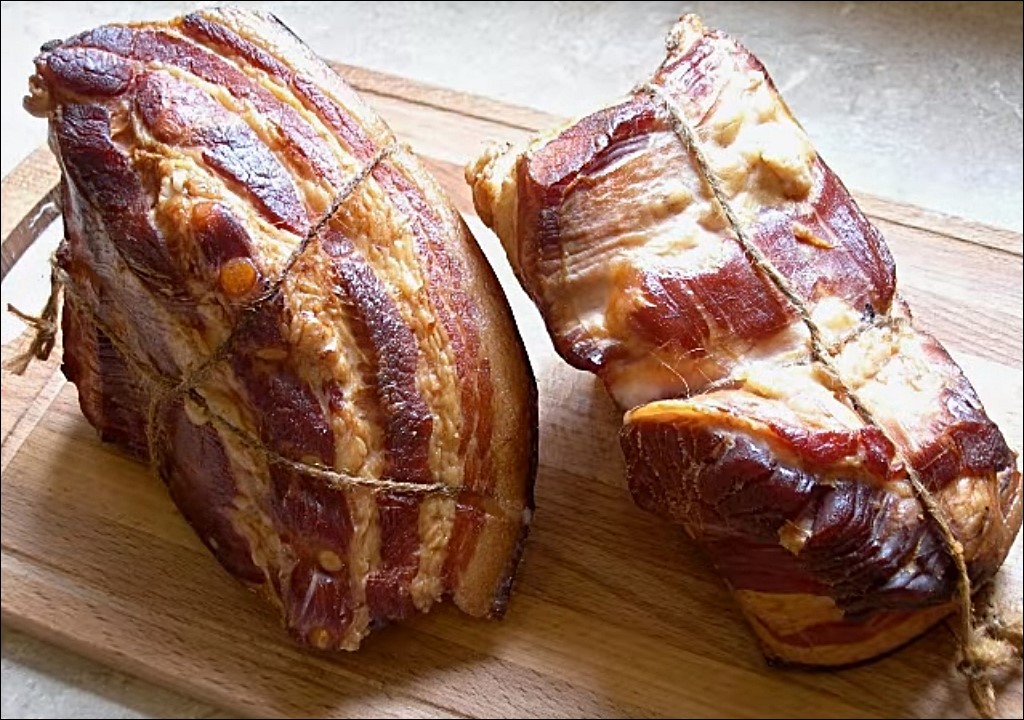 Свинина грудинка рецепт приготовления в коптильне. Копченое мясо с медом в домашних условиях
