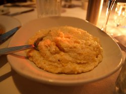 Combien de temps faut-il pour cuire du gruau de maïs dans du lait ?  Petit-déjeuner au maïs et à la banane pour les enfants.  Cuisson rapide dans une mijoteuse.