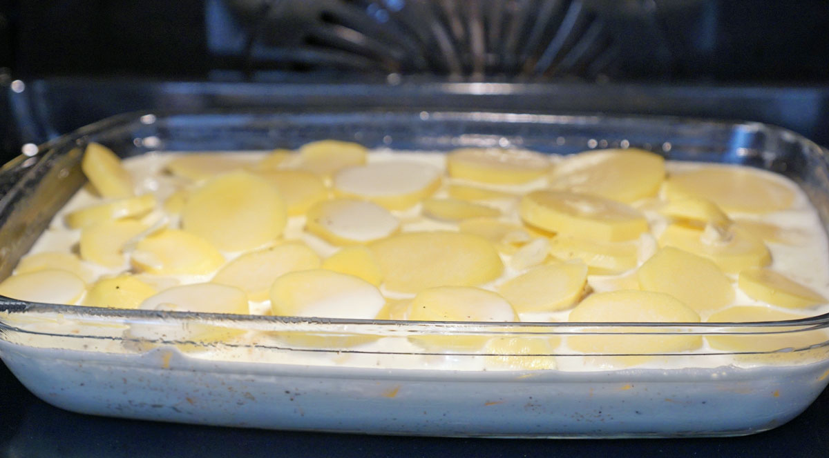 Как запечь картофель в сливках. Горшочки – интересная подача. Картошка со сливками - основные способы приготовления.